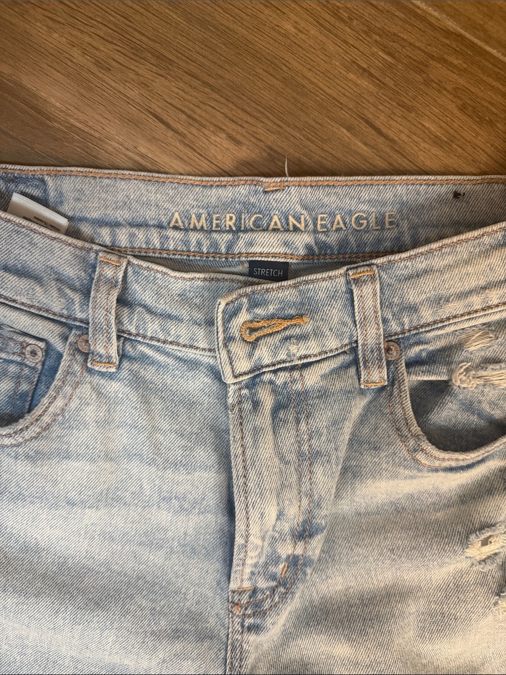 American Eagle Outfitters Light Wash Distressed Ankle Jeans - Picture 4 of 5